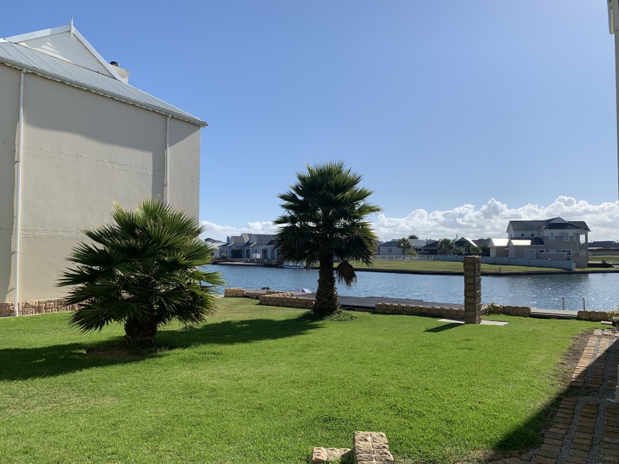 To Let 2 Bedroom Property for Rent in Marina Martinique Eastern Cape